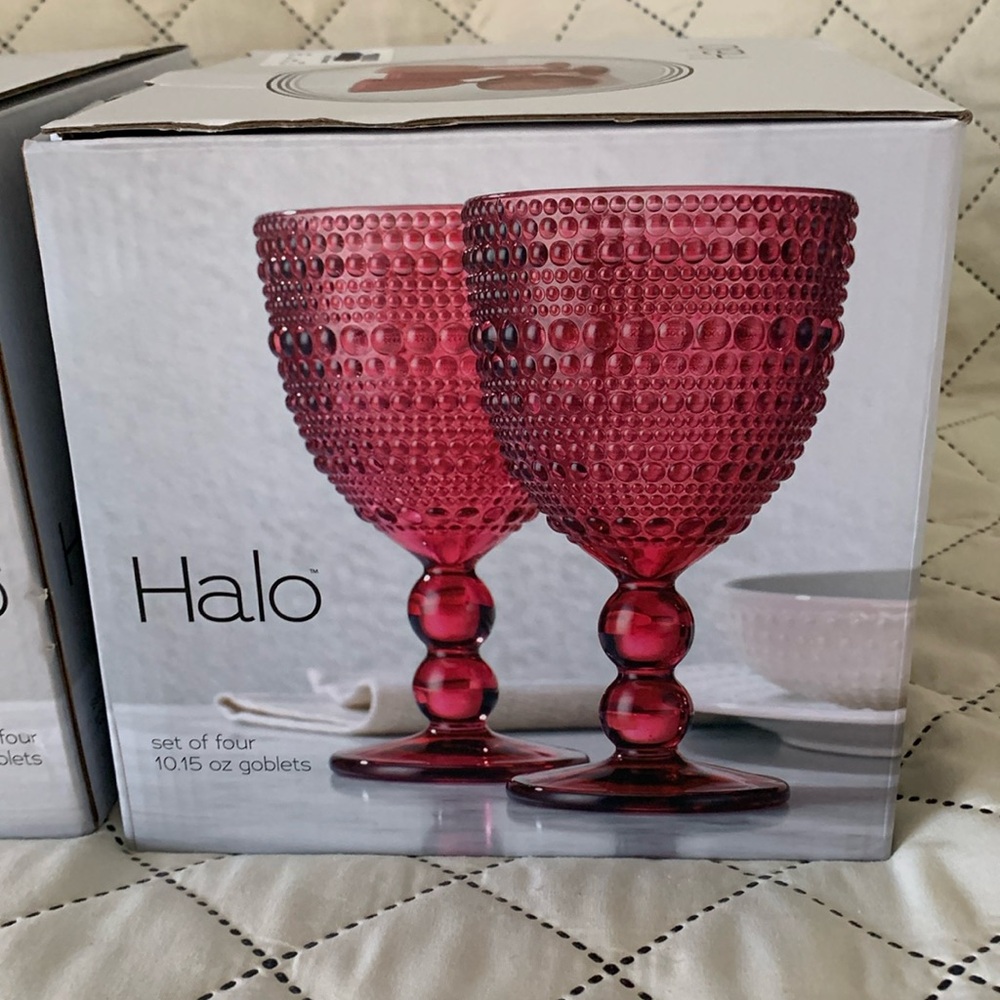Halo set of 4 10.5 oz goblets. These are clear not red.